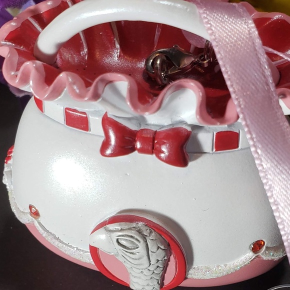 3/$75 Disney Park Mary Poppins Christmas Ornament - Picture 8 of 8